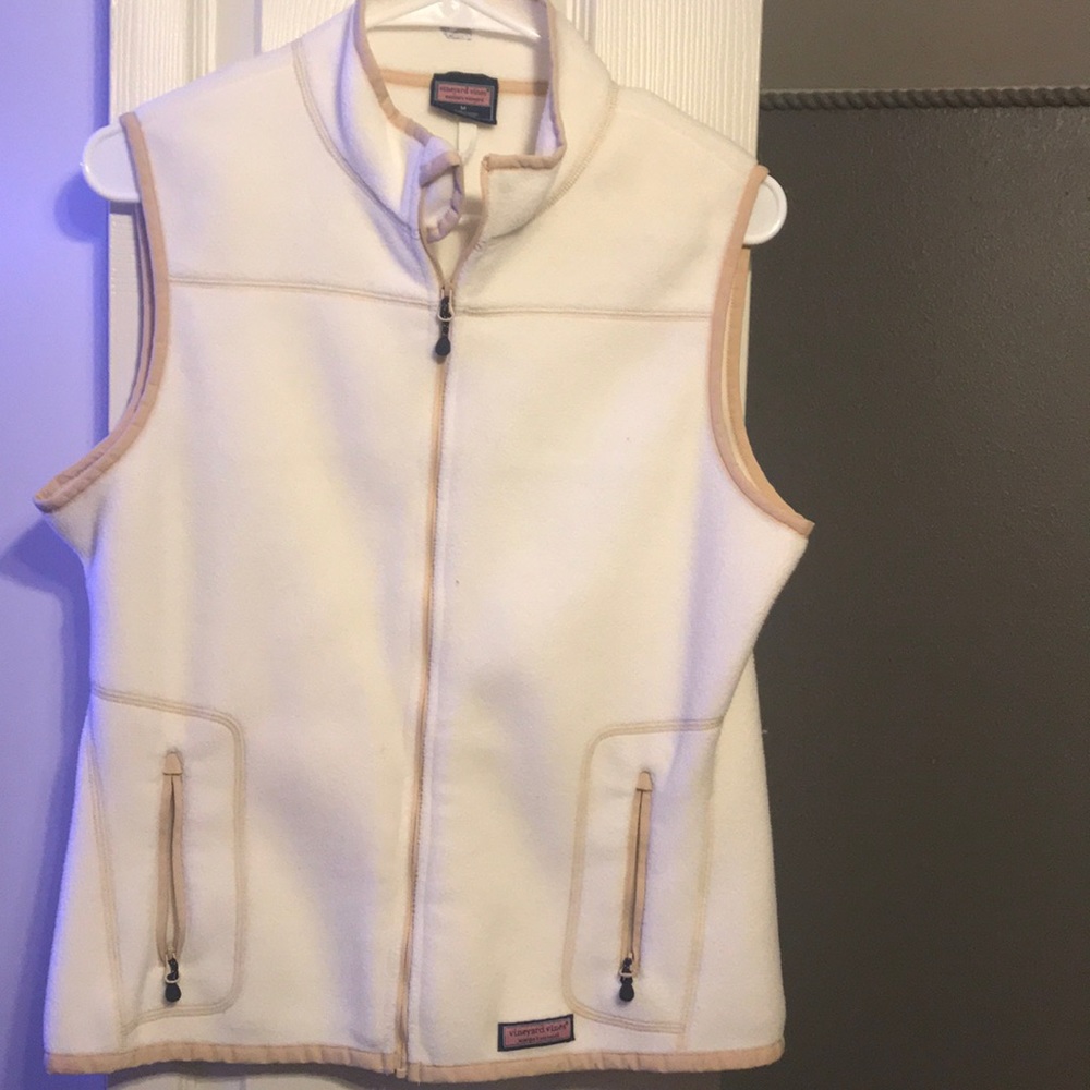 Vineyard Vines off white vest!